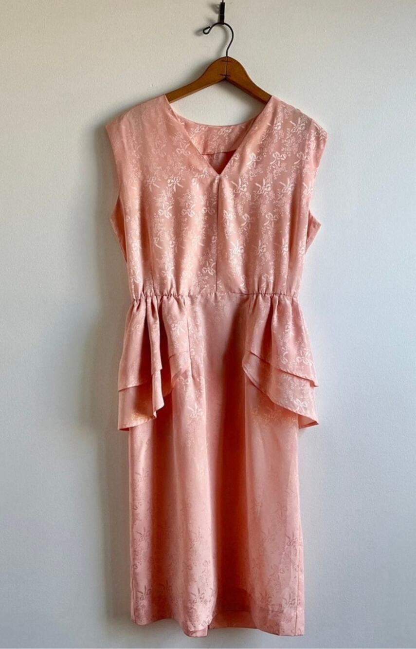 Vintage 80s Romantic Rose Pink Jacquard Satin Peplum Dress | Floral Sheath | M